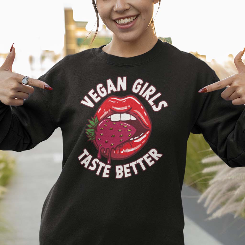 VEGAN GIRLS TASTE BETTER | DAMEN PREMIUM BIO SWEATSHIRT