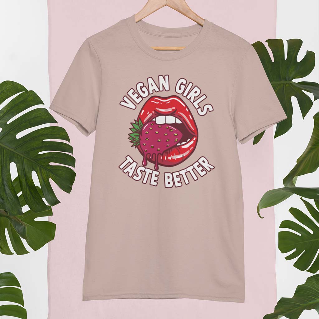 VEGAN GIRLS TASTE BETTER | DAMEN PREMIUM BIO SHIRT