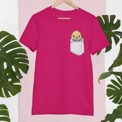 Verspieltes rosa T-Shirt mit einem fröhlichen Küken